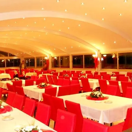 ホテル Firat Mert 3*