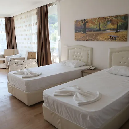 Firat Mert ホテル 3*