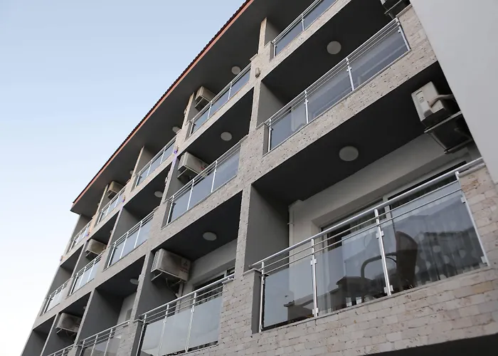 Firat Mert מלון Çeşme