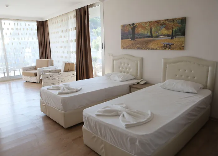 Firat Mert מלון 3*